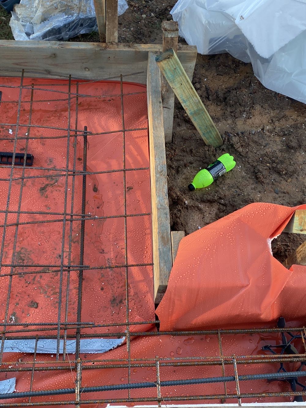 Reinforcement too near the formwork face, short of the concrete cover required, Rouse Hill
